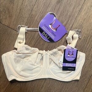 BALI unlined 32 D bra